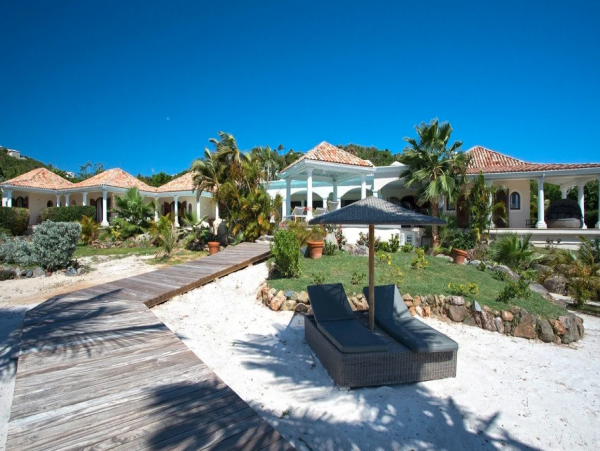 Bay Beachfront Luxury Six Bedroom Home in Saint Martin